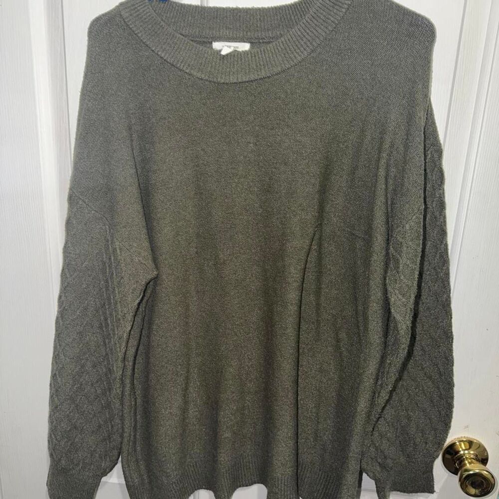 Maurices Women's Green and Khaki sweater